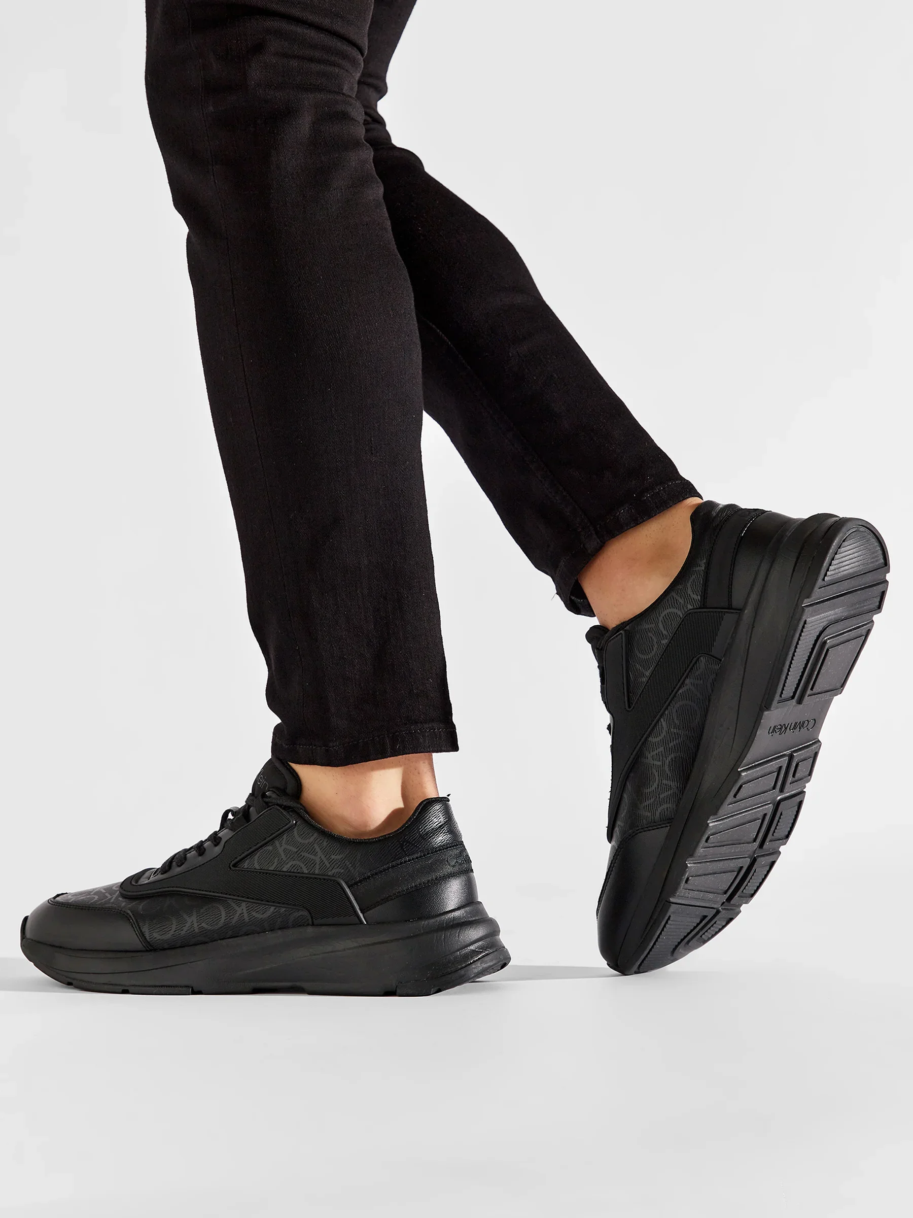 CALVIN KLEIN Low Top Lace Up Mono - Image 6