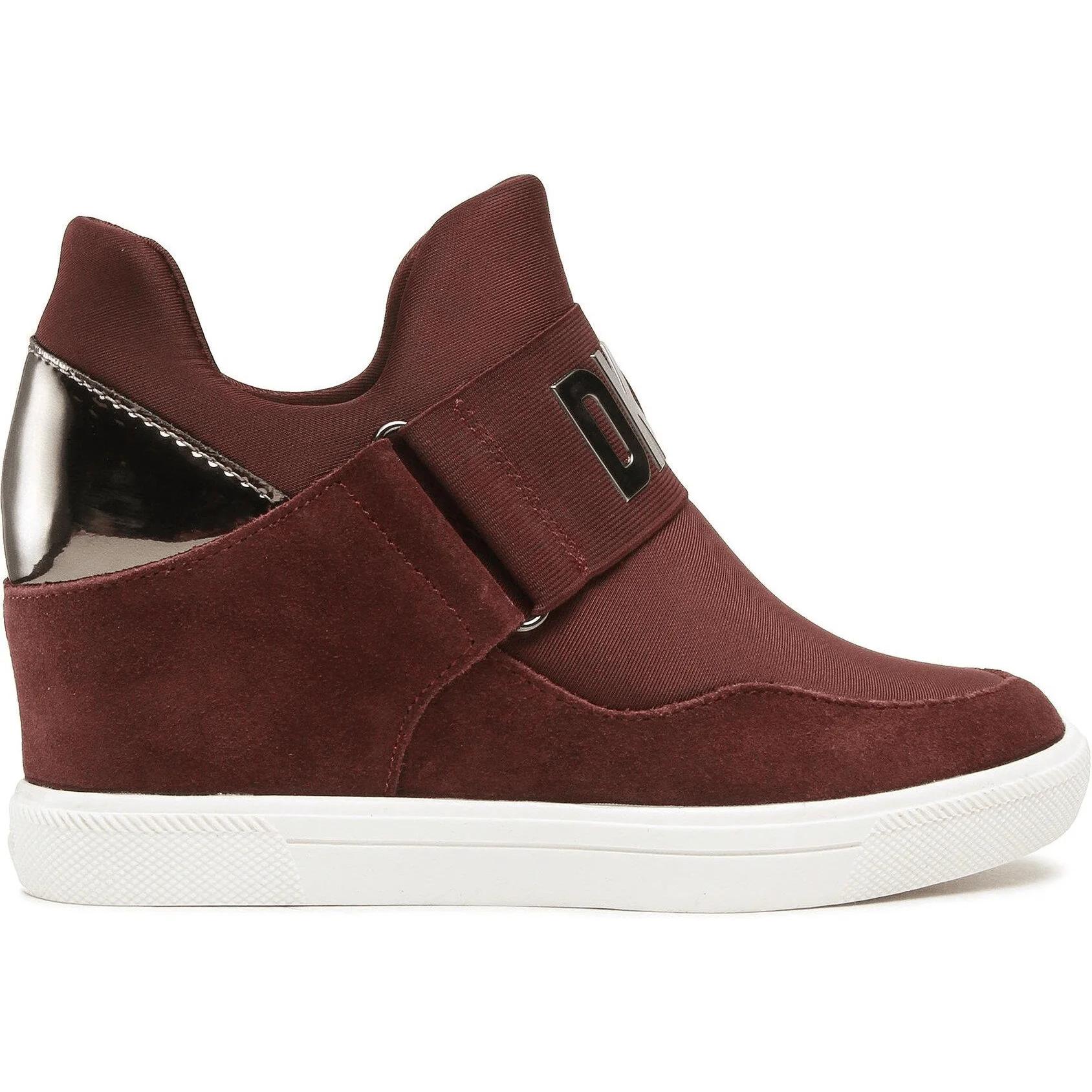 DKNY  Comfortable Classic Slip-on