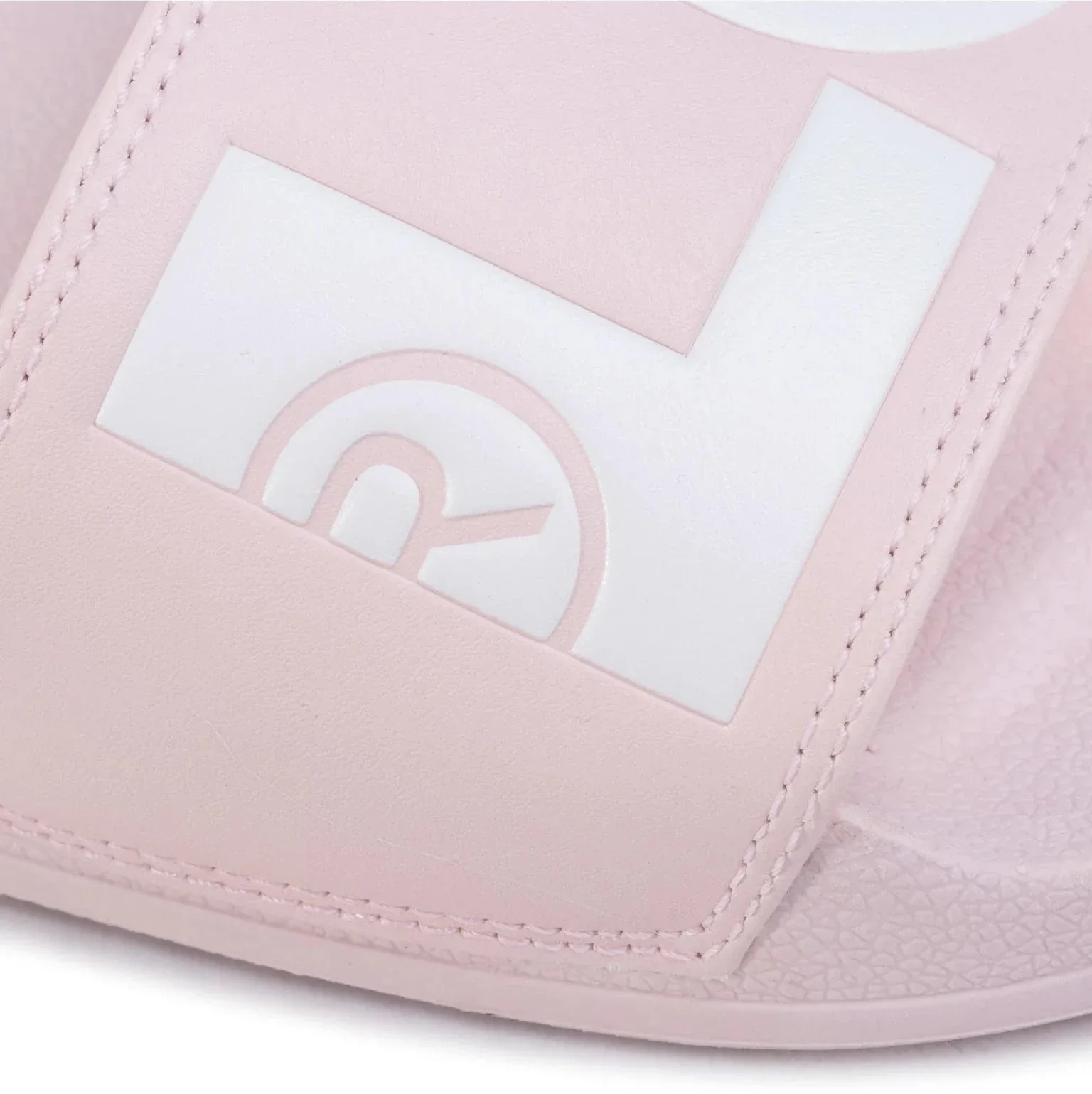 Levi's® Slippers June LS - Image 5