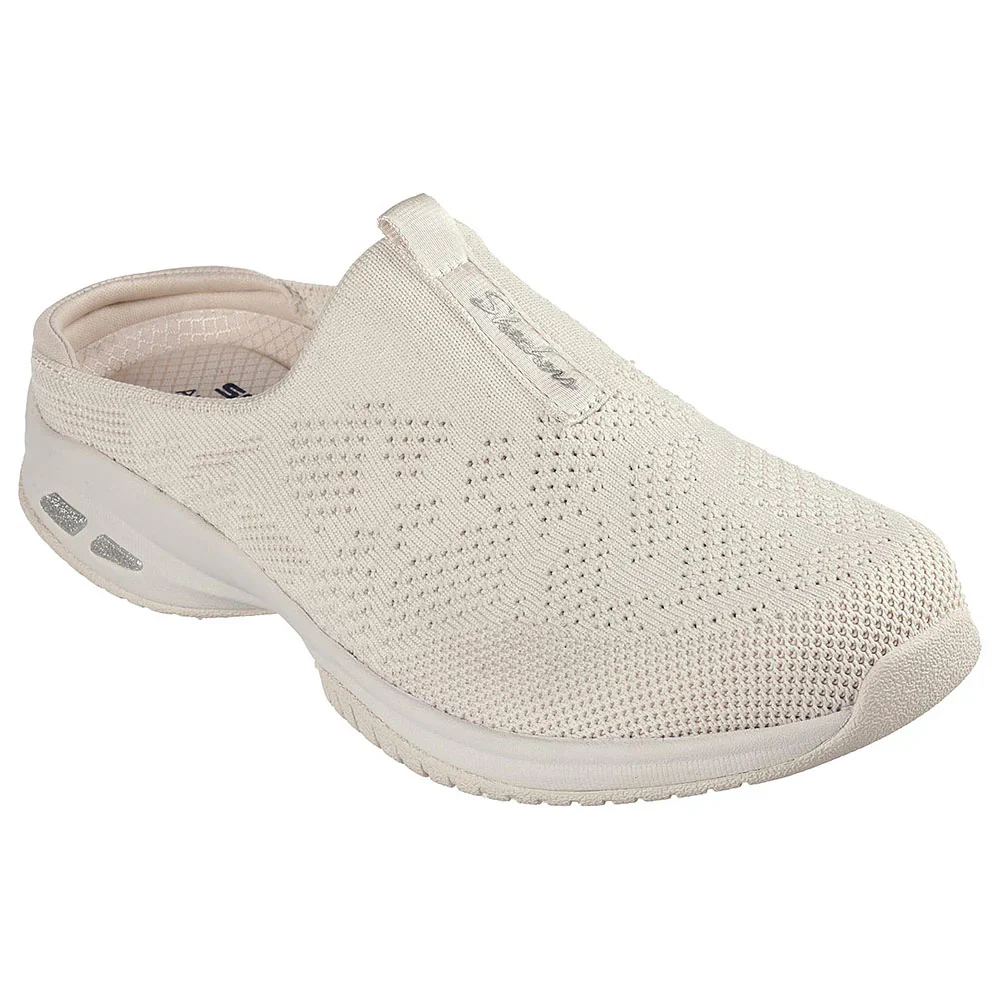 SKECHERS Active Commute Time - Spring Day - Image 2