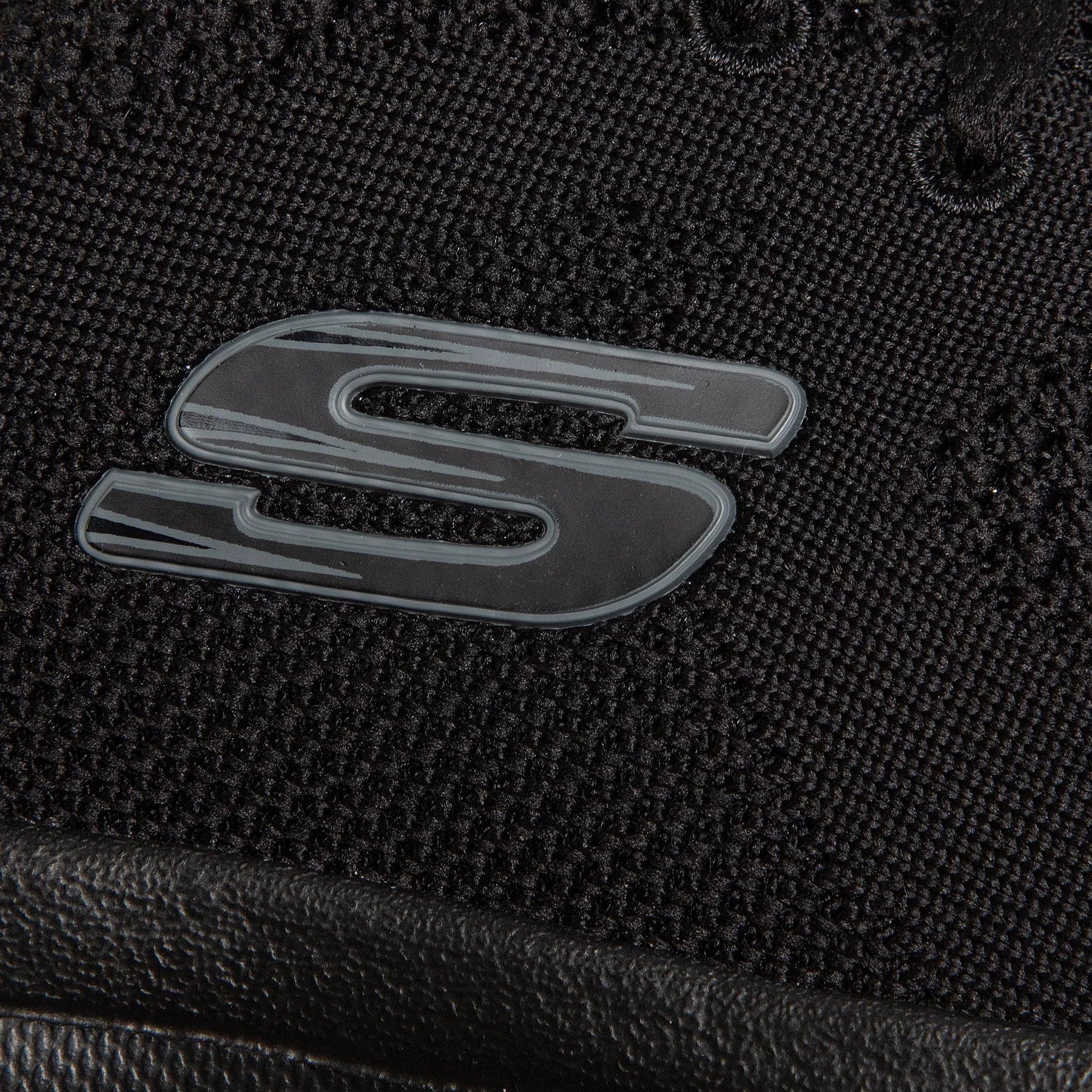 SKECHERS lite weight black sneakers - Image 5