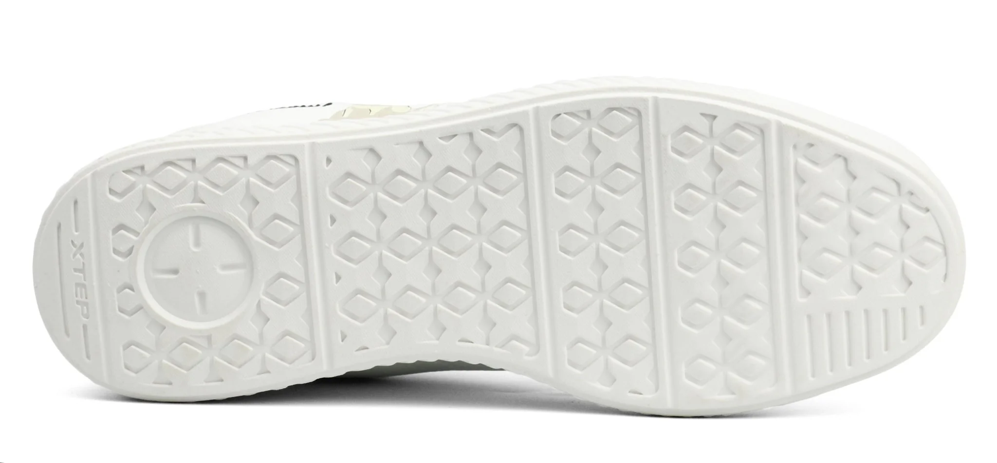XTEP Causal Game Sneakers - Image 4
