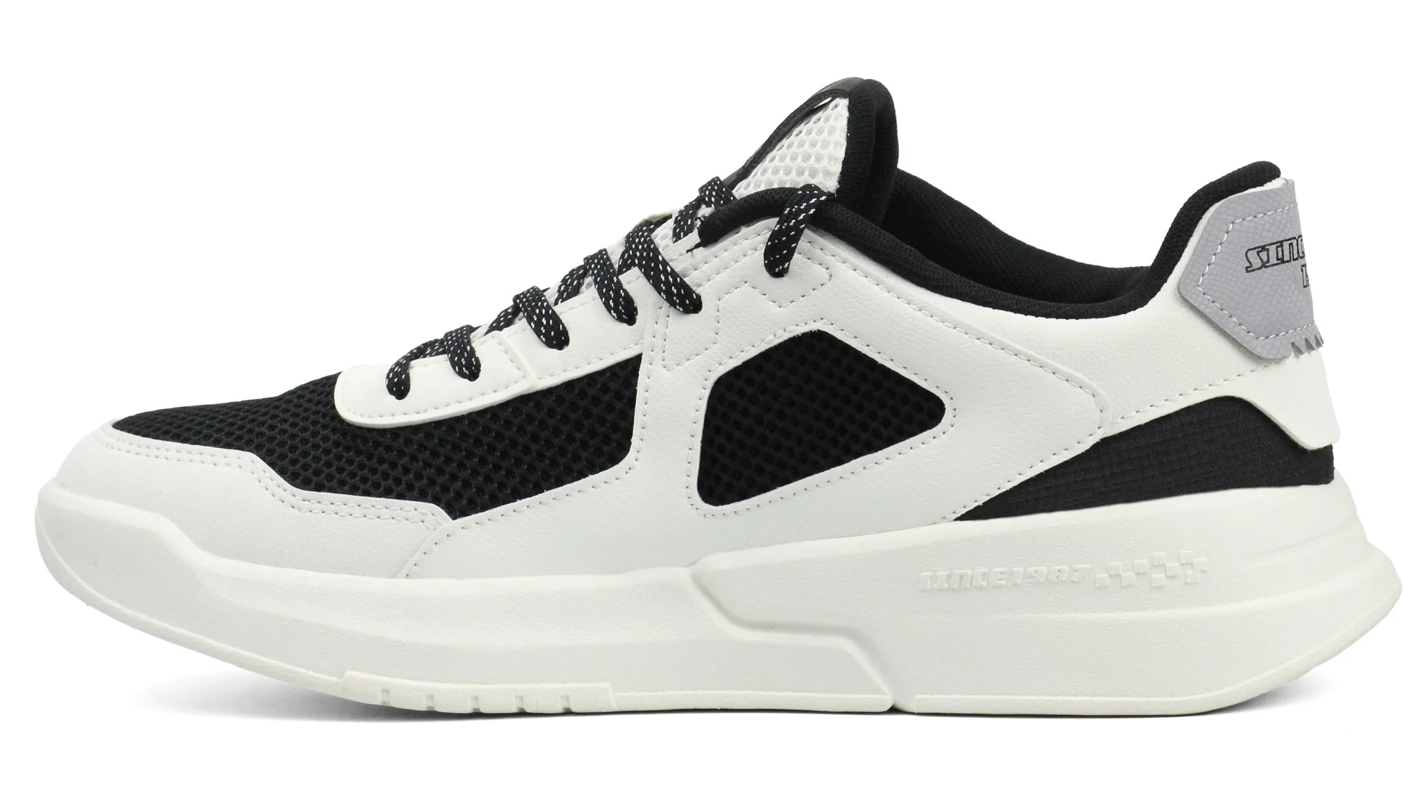 XTEP EET Shoes - Image 3