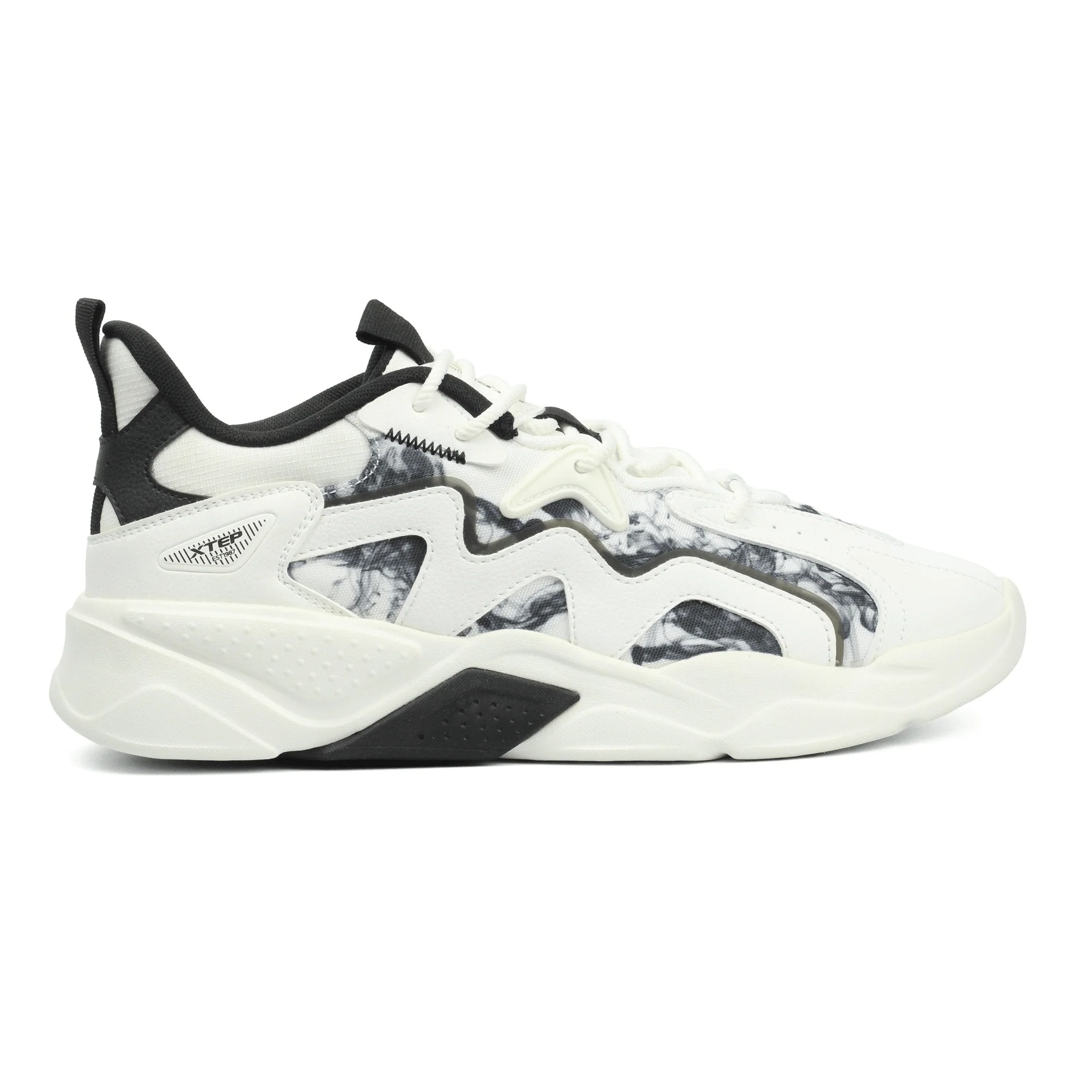 XTEP Lightweight Breathable Shoes